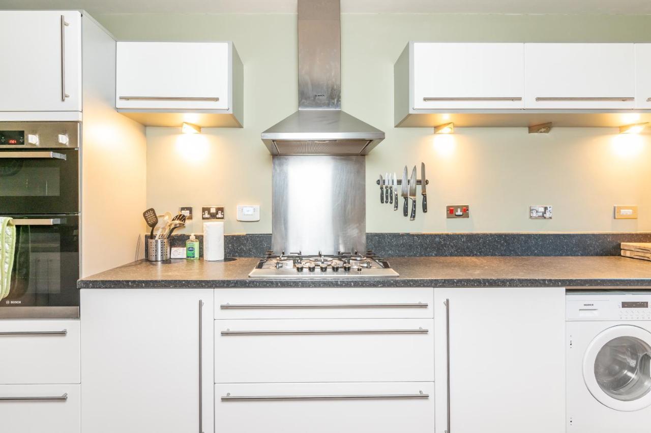 Spacious And Modern Townhouse I Pass The Keys York Exterior foto