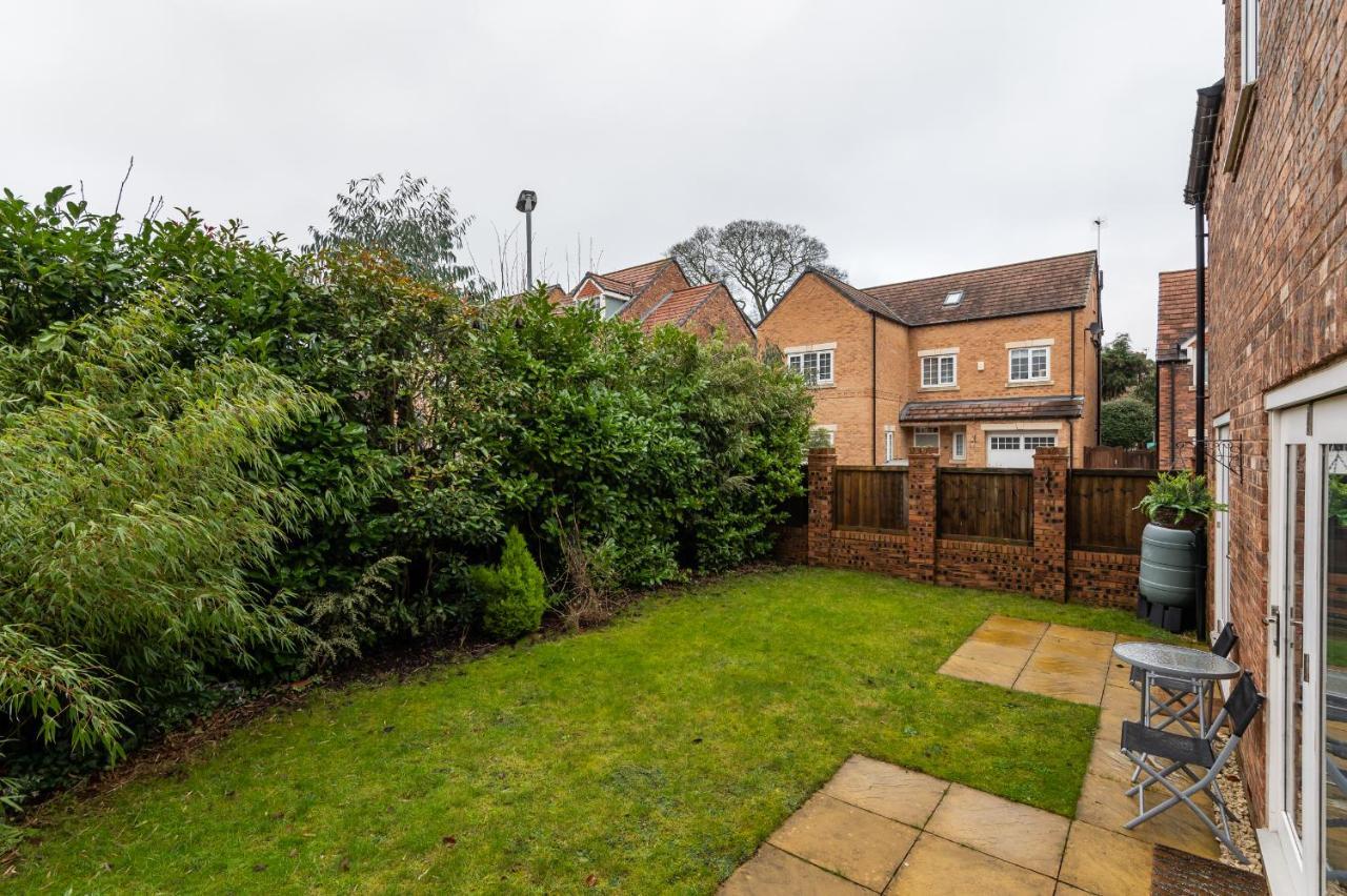 Spacious And Modern Townhouse I Pass The Keys York Exterior foto
