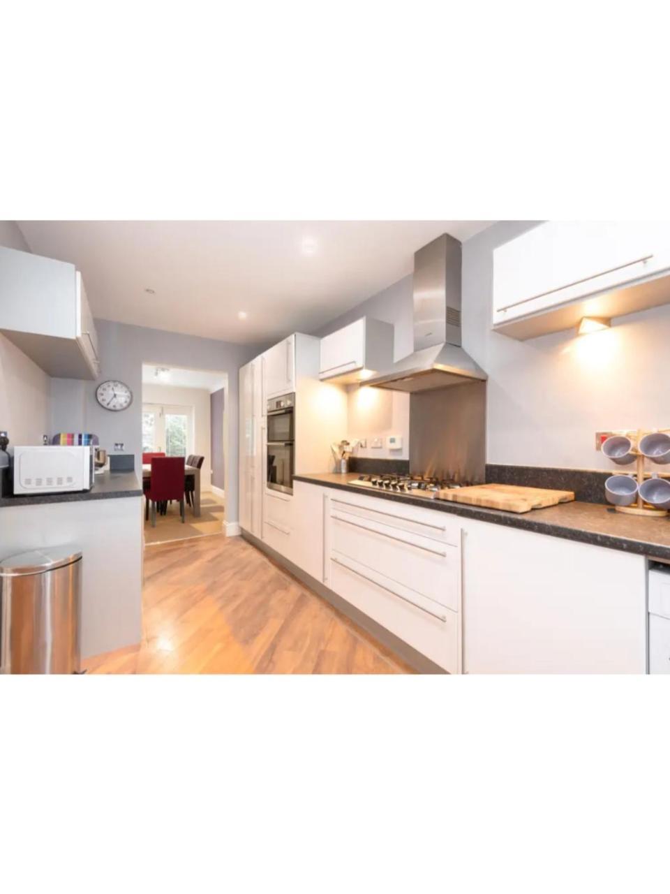 Spacious And Modern Townhouse I Pass The Keys York Exterior foto